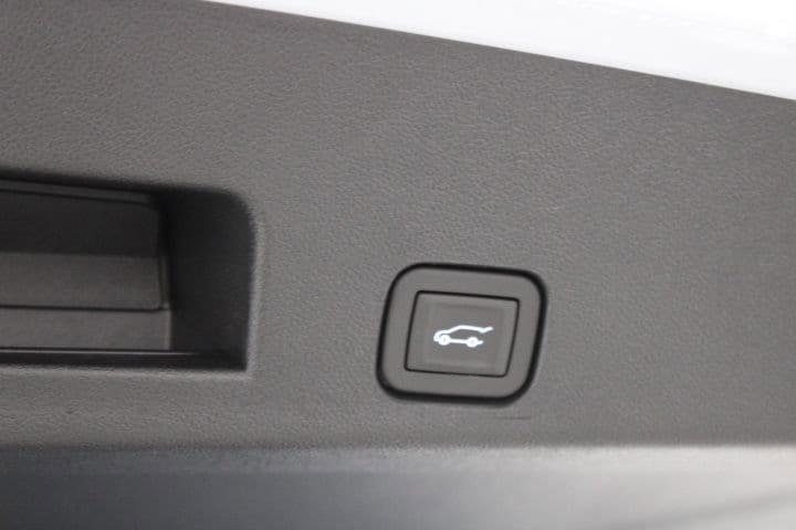 new 2026 Chevrolet Traverse car, priced at $55,875