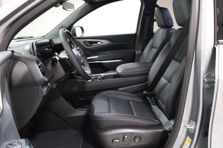 new 2025 Chevrolet Traverse car, priced at $46,130