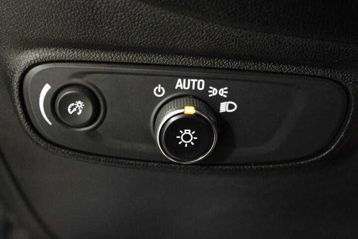 used 2022 Chevrolet Equinox car, priced at $25,000