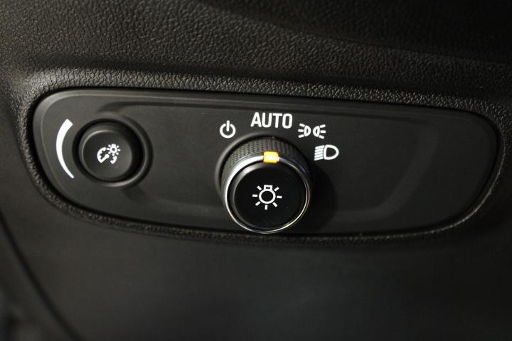 used 2022 Chevrolet Equinox car, priced at $25,895