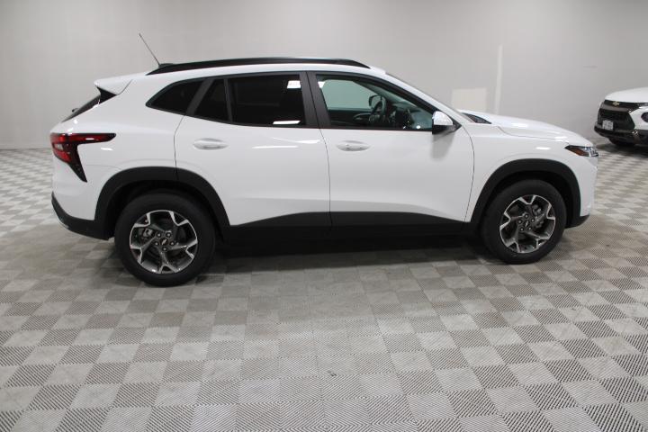 new 2025 Chevrolet Trax car, priced at $26,530