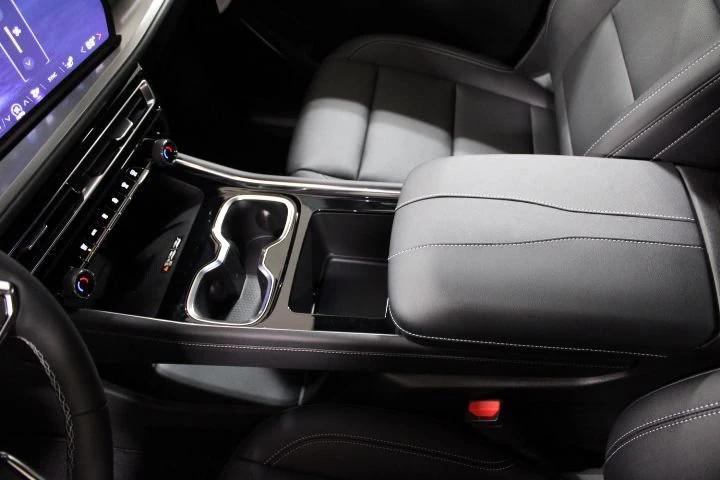 new 2025 Chevrolet Traverse car, priced at $46,625