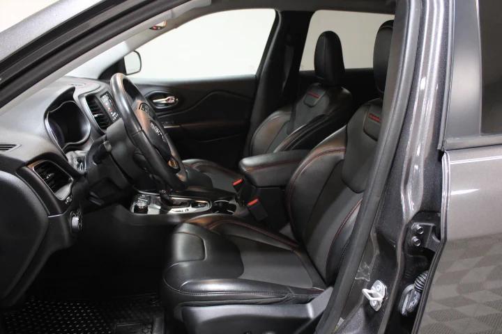 used 2019 Jeep Cherokee car, priced at $15,285