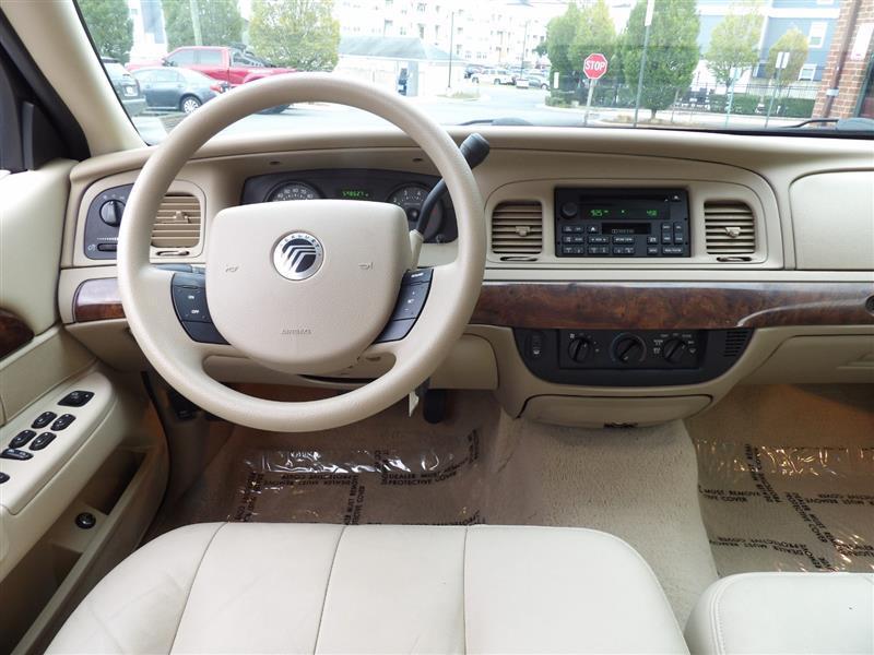 used 2006 Mercury Grand Marquis car, priced at $9,995
