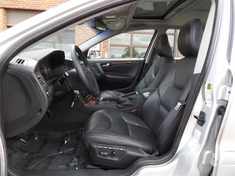 used 2006 Volvo S60 car, priced at $5,995
