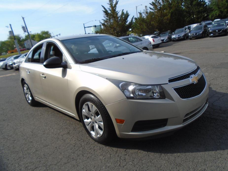 used 2014 Chevrolet Cruze car, priced at $7,995