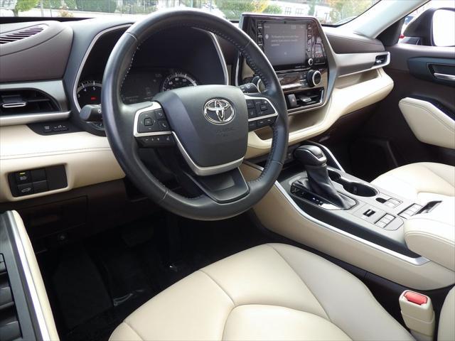 used 2022 Toyota Highlander car, priced at $37,995