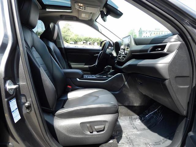 used 2021 Toyota Highlander car, priced at $34,995