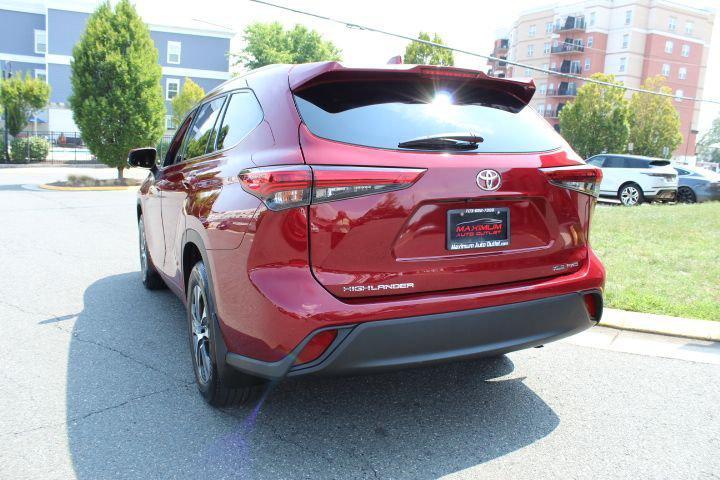 used 2022 Toyota Highlander car, priced at $34,995