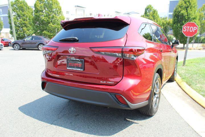 used 2022 Toyota Highlander car, priced at $34,995