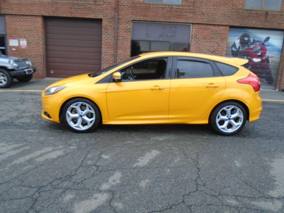 used 2014 Ford Focus car, priced at $13,995