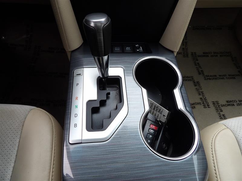 used 2014 Toyota Camry Hybrid car, priced at $14,995