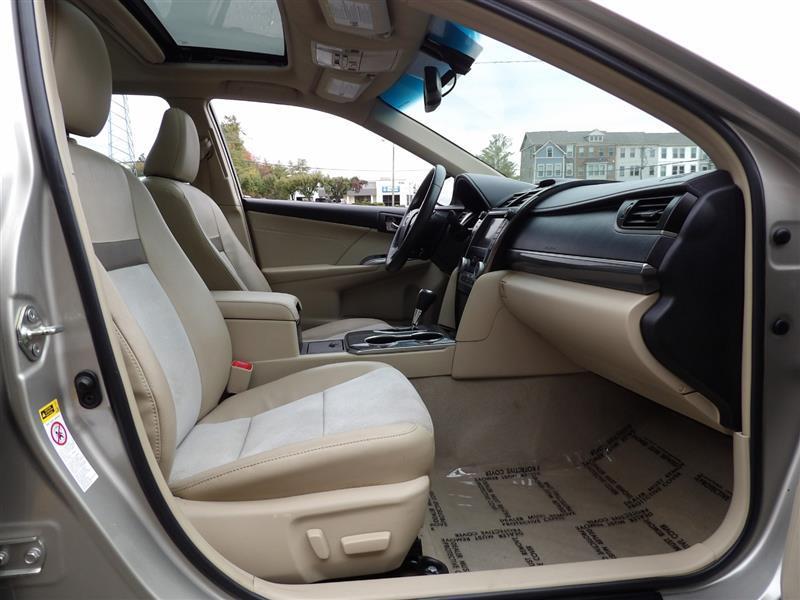 used 2014 Toyota Camry Hybrid car, priced at $14,995