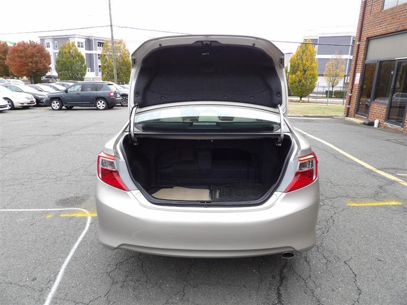 used 2014 Toyota Camry Hybrid car, priced at $14,995