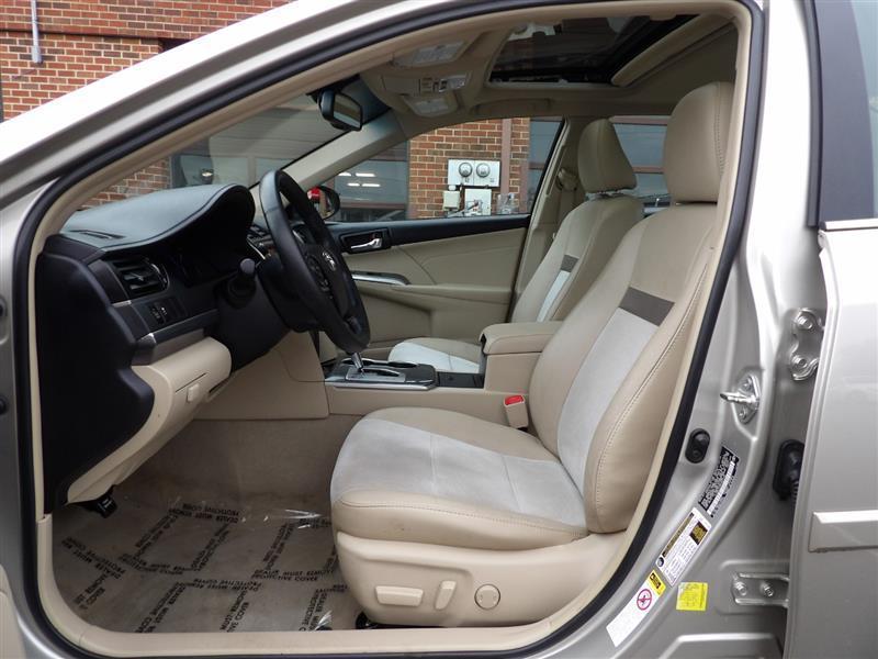 used 2014 Toyota Camry Hybrid car, priced at $14,995