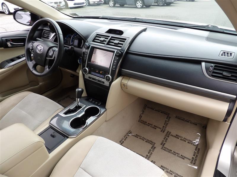 used 2014 Toyota Camry Hybrid car, priced at $14,995