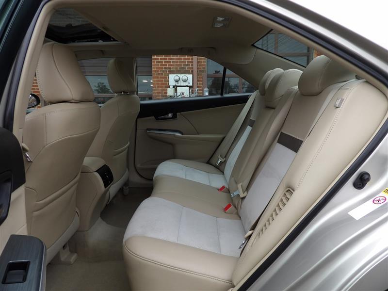 used 2014 Toyota Camry Hybrid car, priced at $14,995