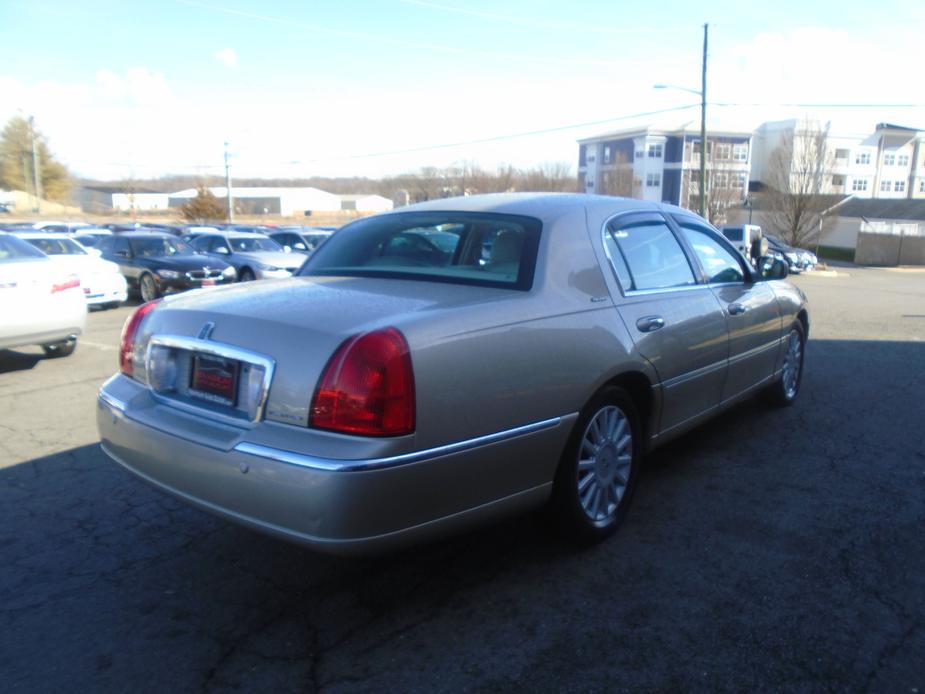 used 2004 Lincoln Town Car car, priced at $6,995