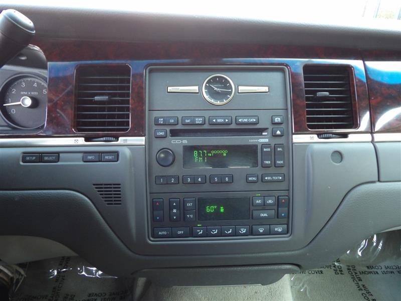 used 2010 Lincoln Town Car car, priced at $11,995