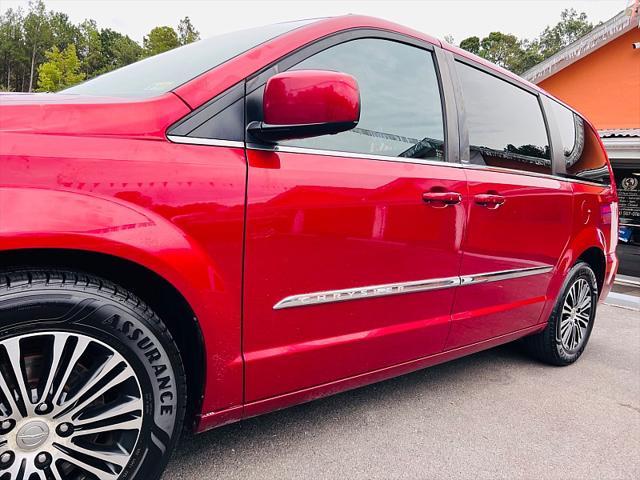 used 2014 Chrysler Town & Country car, priced at $8,995