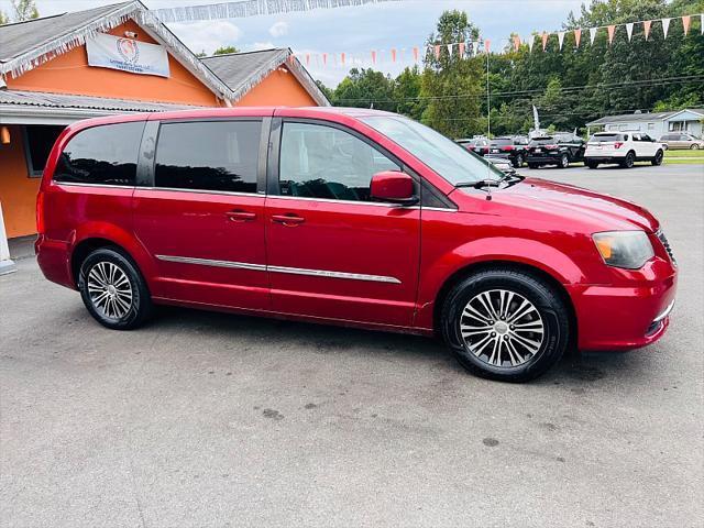 used 2014 Chrysler Town & Country car, priced at $8,995