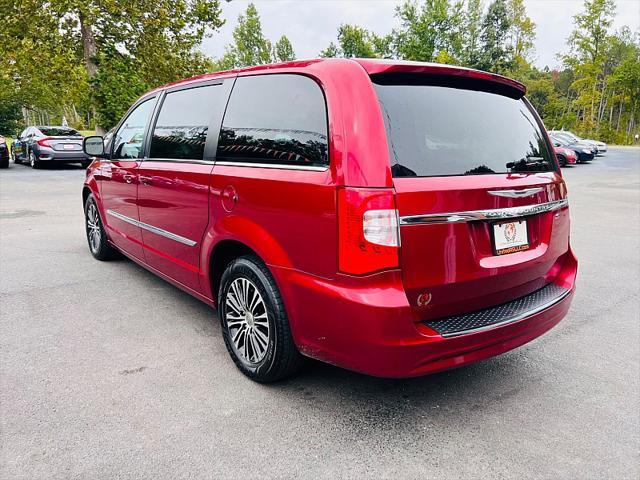 used 2014 Chrysler Town & Country car, priced at $8,995