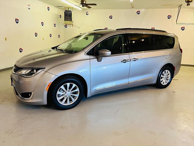 used 2017 Chrysler Pacifica car, priced at $10,995