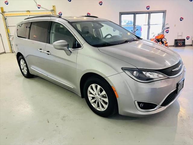 used 2017 Chrysler Pacifica car, priced at $10,995