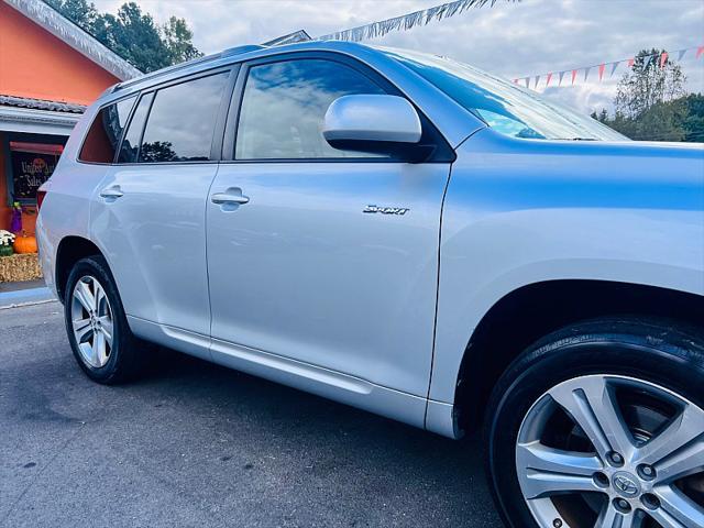 used 2008 Toyota Highlander car, priced at $8,995