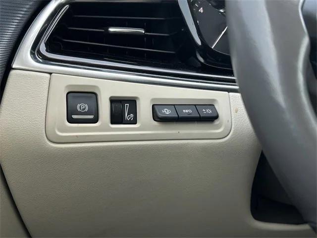 used 2023 Cadillac XT6 car, priced at $35,419