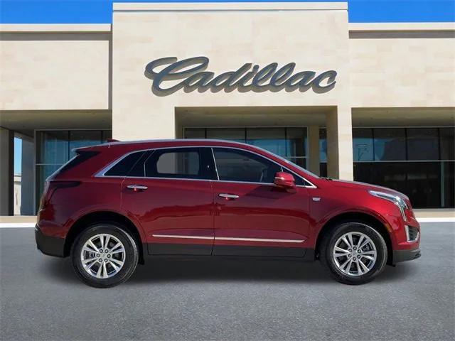 new 2025 Cadillac XT5 car, priced at $47,913