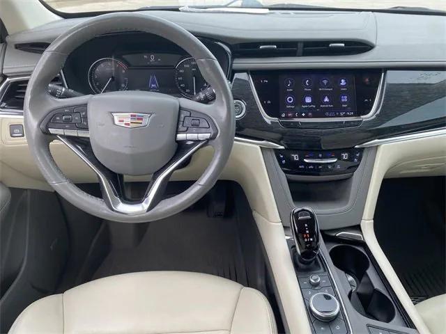 used 2022 Cadillac XT6 car, priced at $33,257