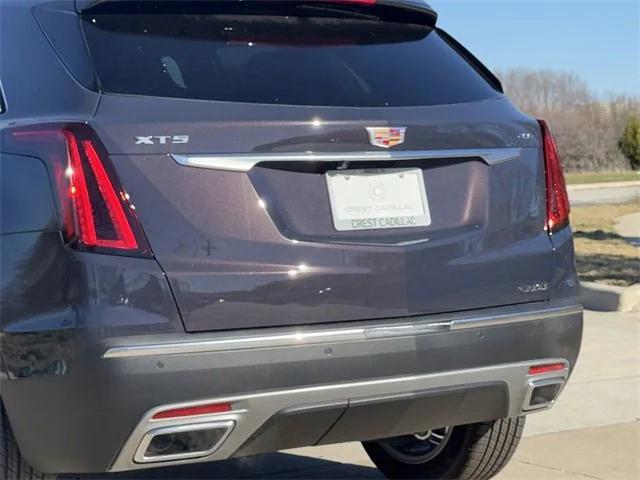 new 2025 Cadillac XT5 car, priced at $55,813