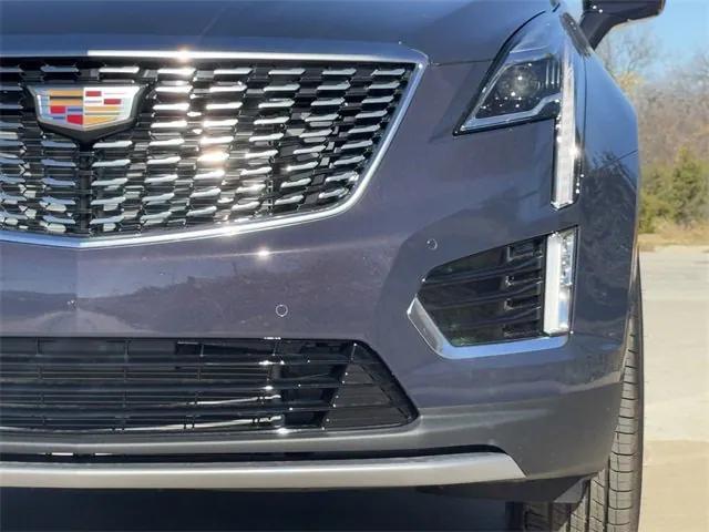 new 2025 Cadillac XT5 car, priced at $55,813