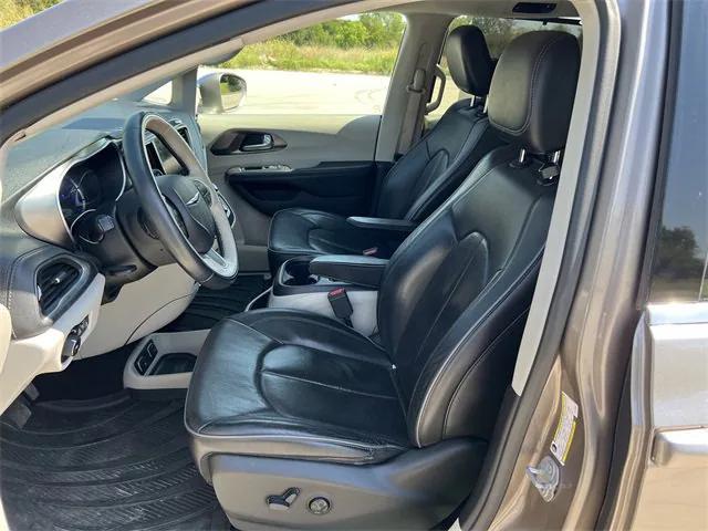 used 2018 Chrysler Pacifica Hybrid car, priced at $26,200