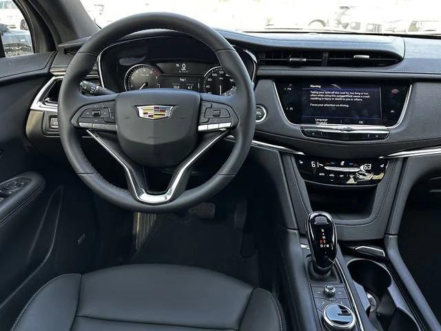 new 2025 Cadillac XT6 car, priced at $44,465