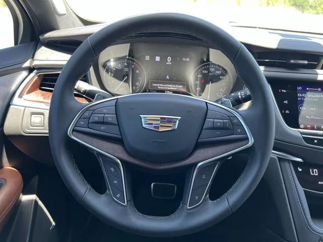 new 2025 Cadillac XT5 car, priced at $67,625