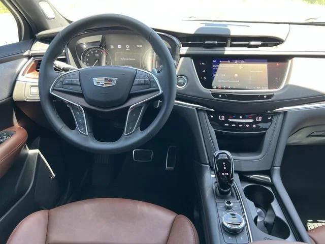 new 2025 Cadillac XT5 car, priced at $67,625