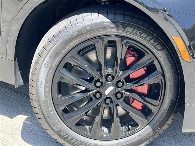 new 2025 Cadillac XT5 car, priced at $67,625