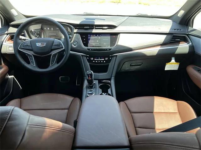 new 2025 Cadillac XT5 car, priced at $67,625