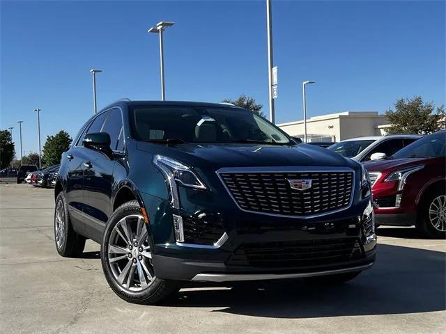 new 2025 Cadillac XT5 car, priced at $53,613