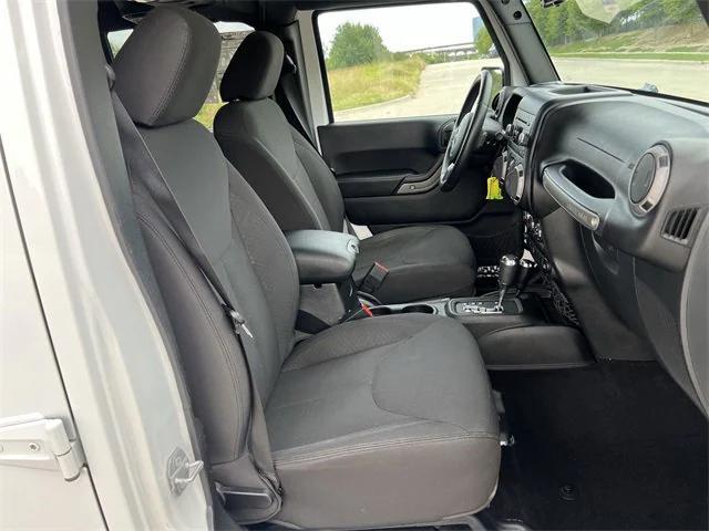 used 2015 Jeep Wrangler Unlimited car, priced at $17,413