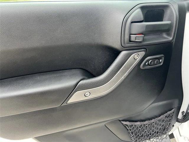 used 2015 Jeep Wrangler Unlimited car, priced at $17,413