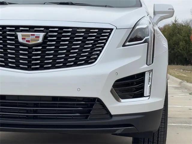 new 2025 Cadillac XT5 car, priced at $45,915