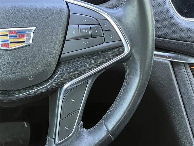 used 2021 Cadillac XT5 car, priced at $30,532