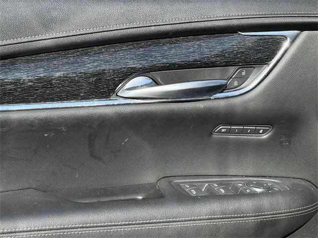 used 2021 Cadillac XT5 car, priced at $30,532