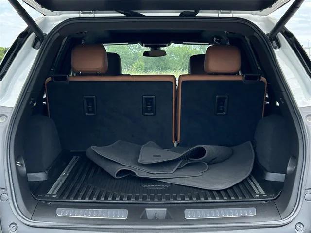 used 2022 Cadillac XT5 car, priced at $33,999