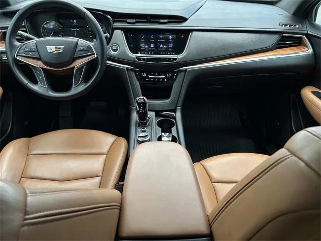used 2022 Cadillac XT5 car, priced at $33,999