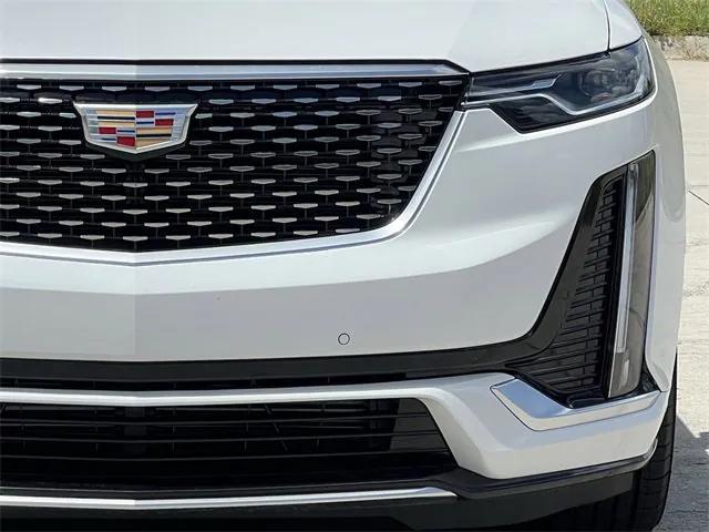 new 2025 Cadillac XT6 car, priced at $50,165