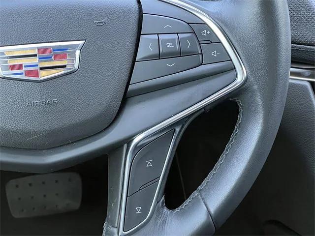 used 2021 Cadillac XT5 car, priced at $25,999